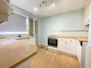 Second Avenue- click for photo gallery